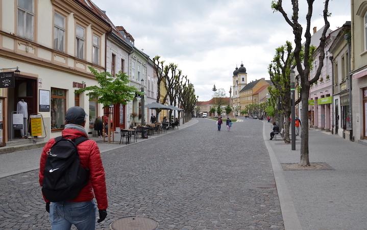 Beautifully reconstructed square connecting Hotel Elisabeth with the Lower gate/ City tower. Full of great ice-cream places, bars and restaurants.